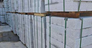 新疆芝麻白路牙石，路侧石