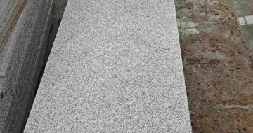 新疆芝麻白毛板厂矿直销