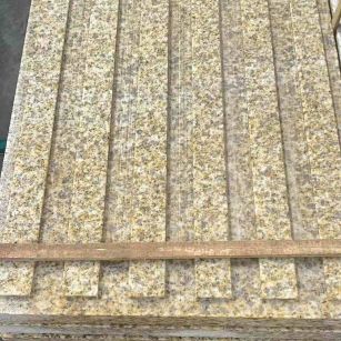 新疆黄金麻盲道 石材盲道