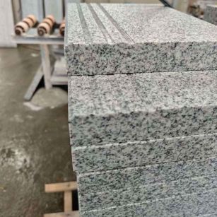 新疆芝麻白楼梯踏步