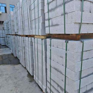 新疆芝麻白路牙石，路侧石