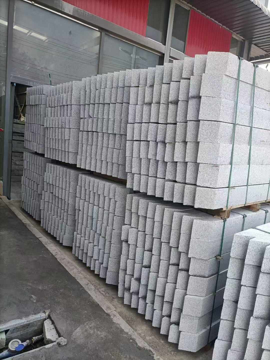 新疆芝麻白树围石 树池