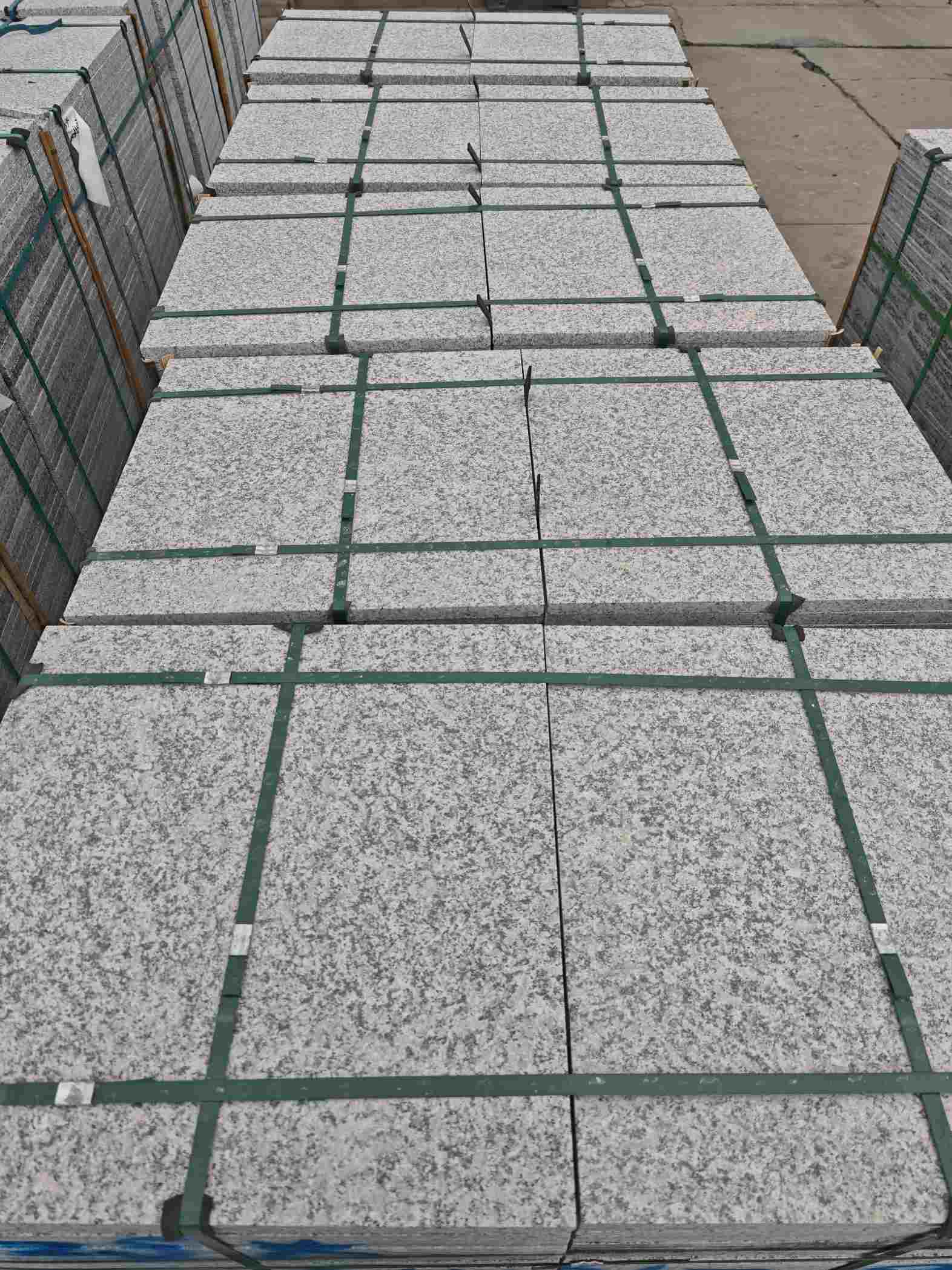 新疆芝麻白大花地铺