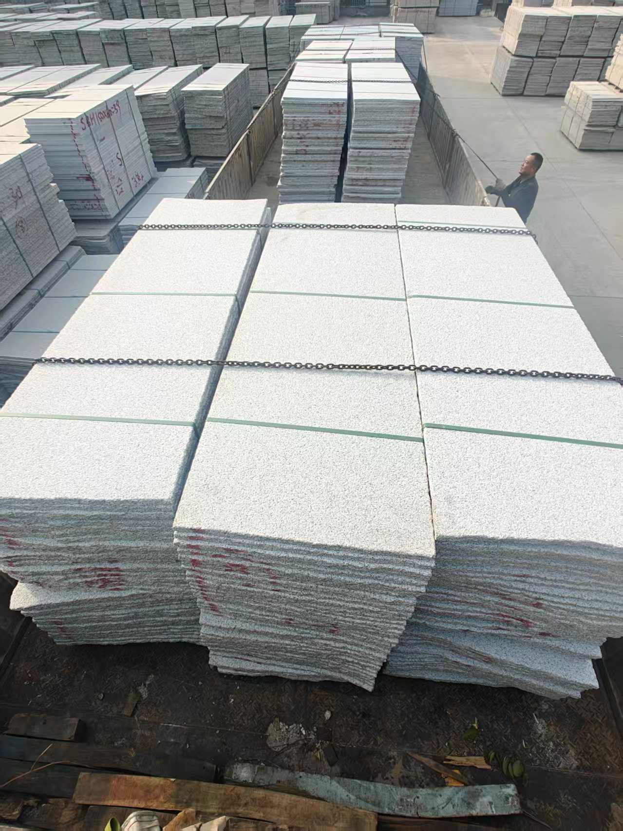 新疆芝麻白毛板，石材毛板