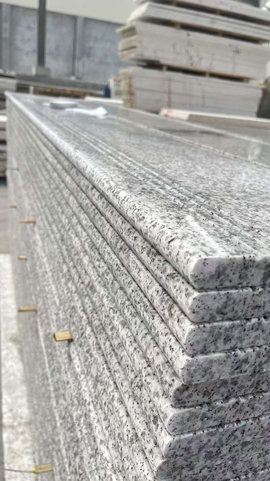 新疆芝麻白楼梯踏步 花岗岩楼梯板材
