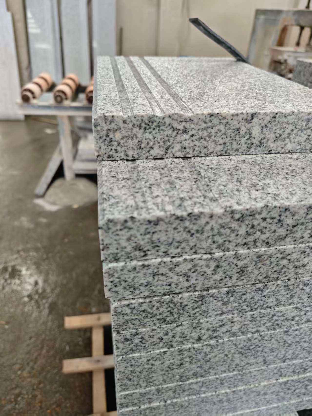 新疆芝麻白楼梯踏步