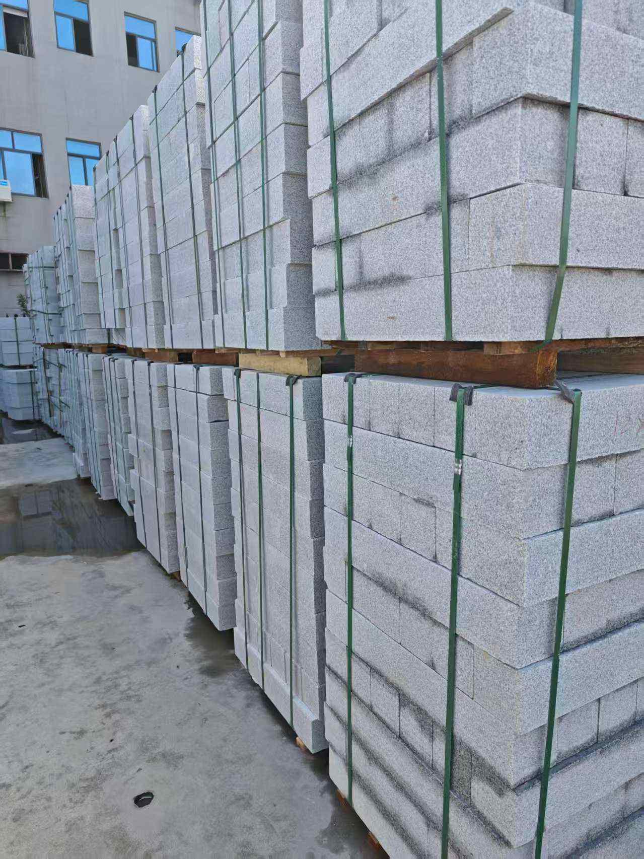 新疆芝麻白路牙石，路侧石