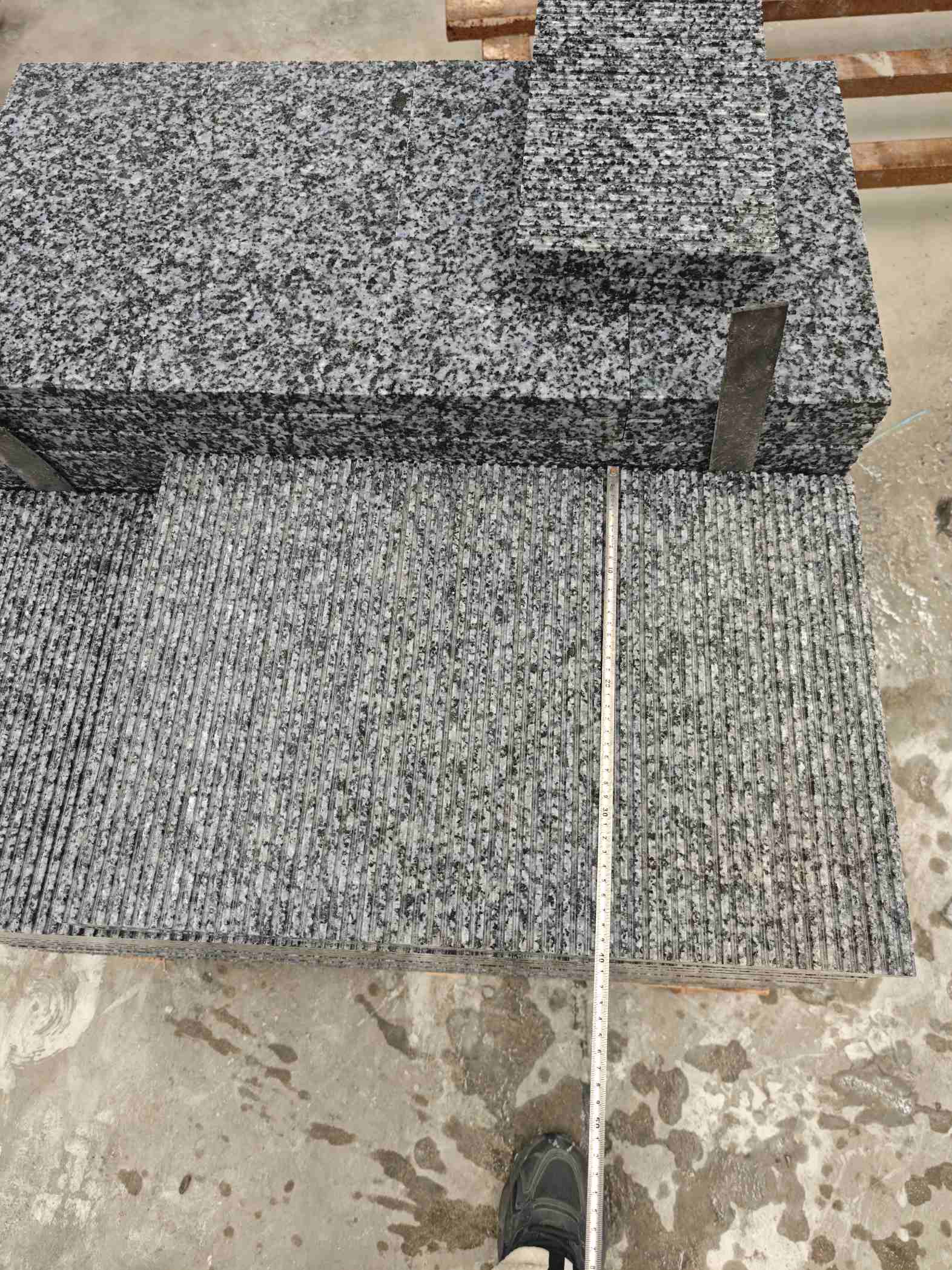 新疆芝麻黑拉丝面